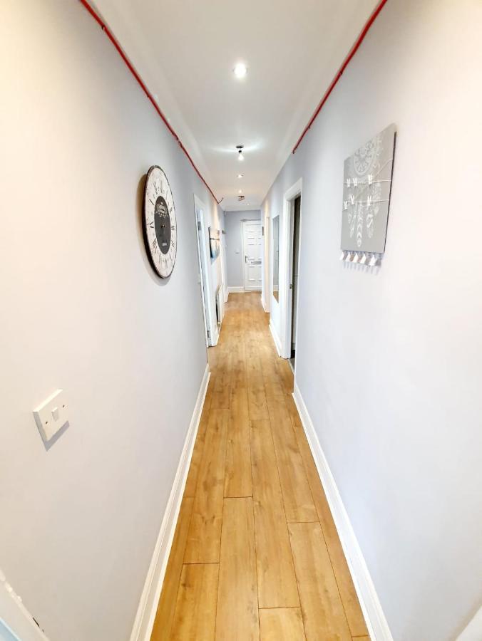 3 Bedroom Apartment Next To Westcliff-On-Sea Station Southend-on-Sea Buitenkant foto